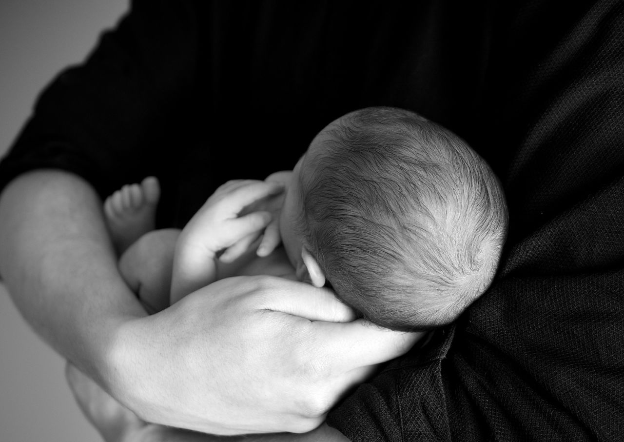 A new study from McGill University and UCLA shows that for every additional month of paid maternity leave offered to women in low- and middle-income countries, the infant mortality rates drops by 13 percent. (Pixabay)