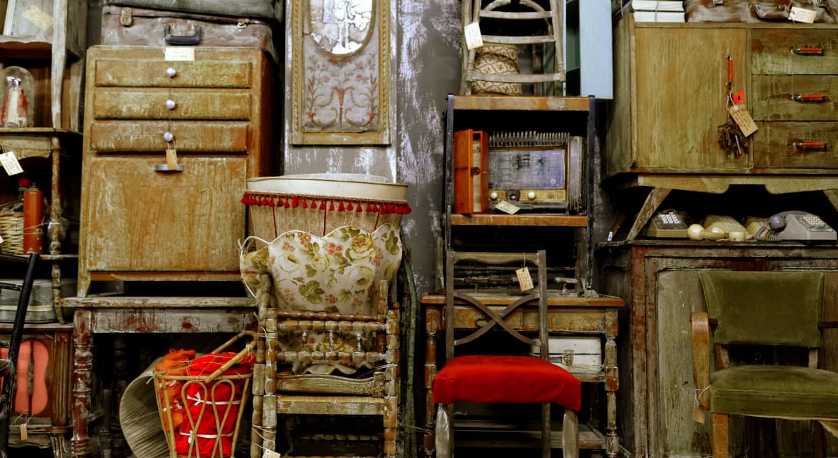 When every carefully-stored item elicits a memory and a meaning, how to decide what to keep and what to let go of? (Guillaume Delebarre/flickr)