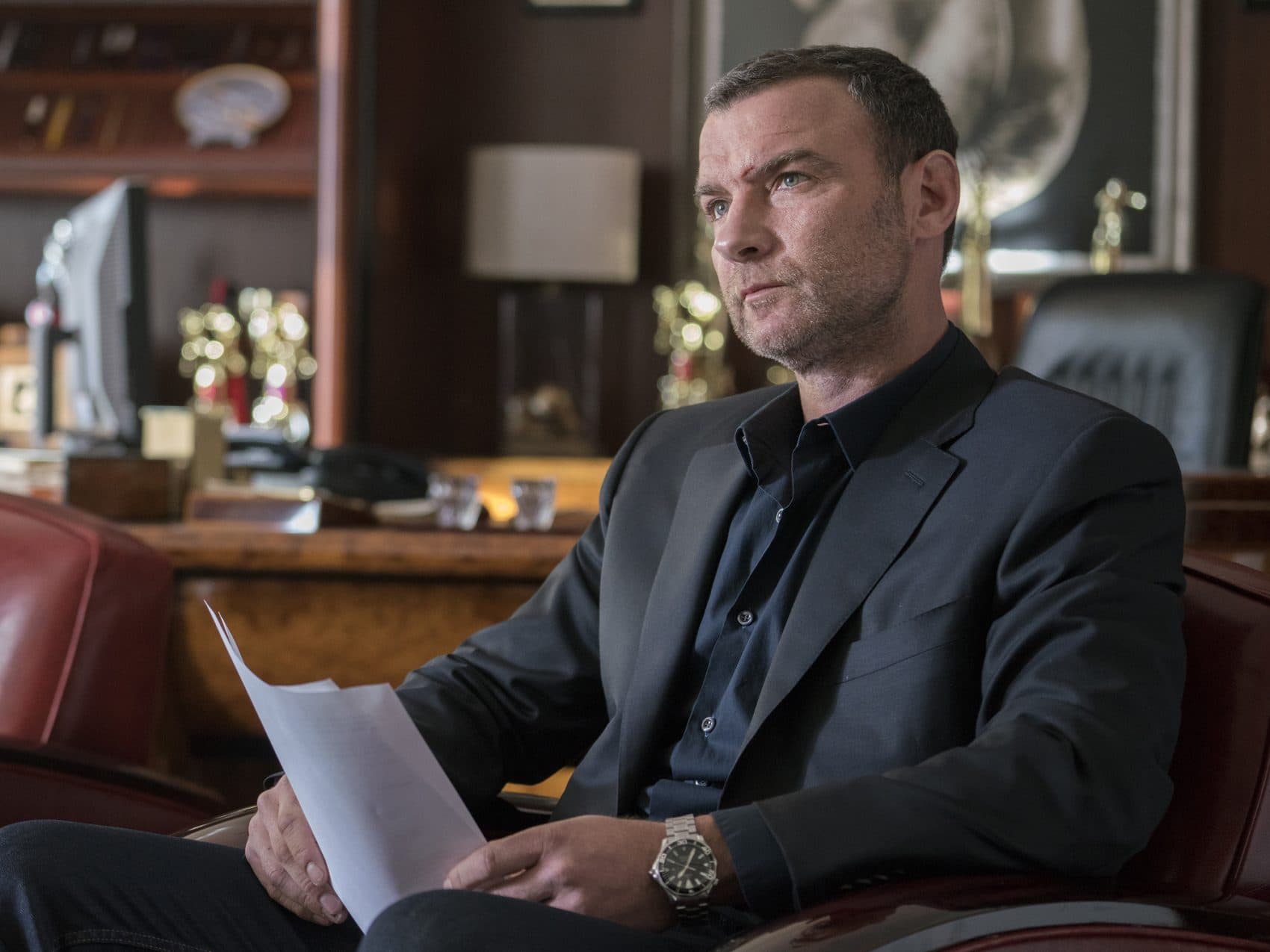 Liev Schreiber as Ray Donovan in RAY DONOVAN (Season 4, Episode 02). (Photo/Michael Desmond/SHOWTIME)