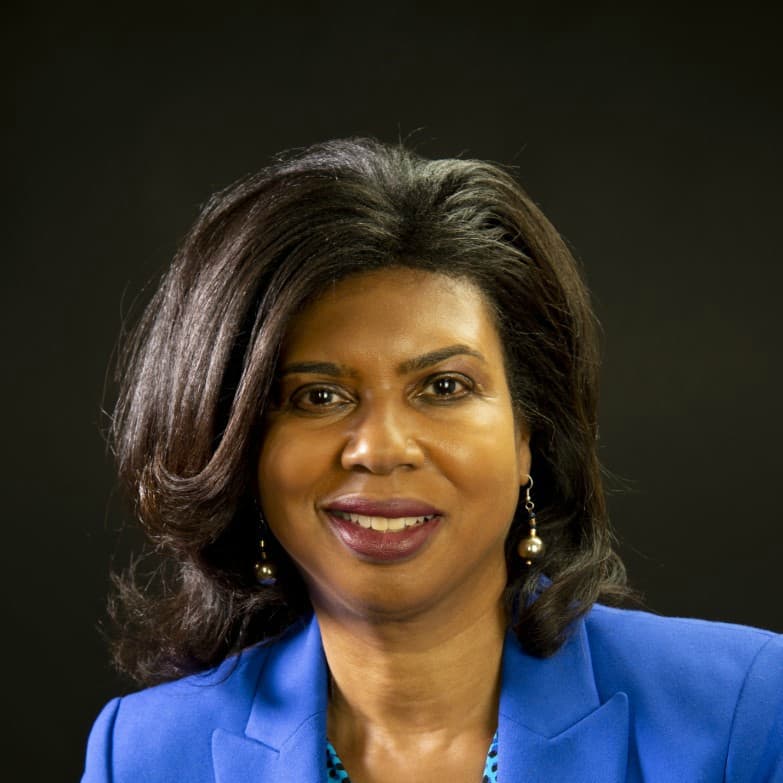 Headshot of Lisa Braxton