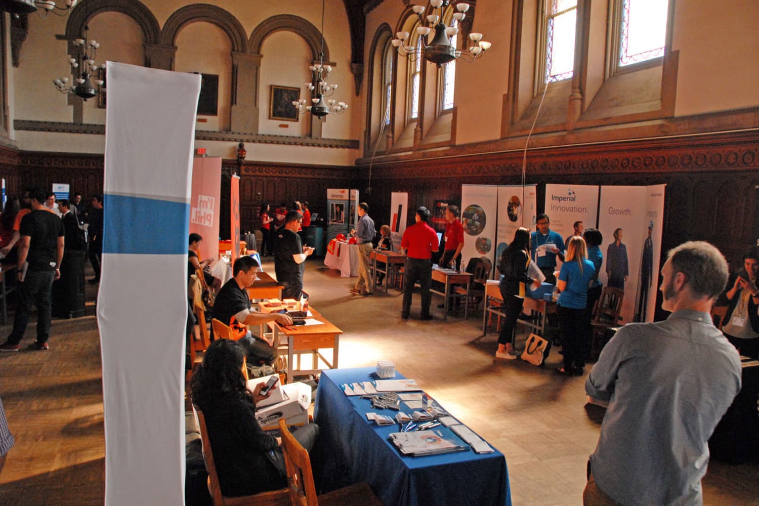Students browse the offerings at the University of Toronto's 2014 Career Fair. (Aversan / Flickr)