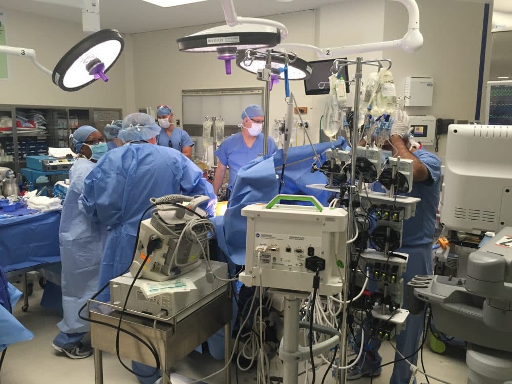 Doctors perform the 38th heart transplant in 2016 at Tufts Medical Center on Friday, August 19. (Tufts Medical Center)