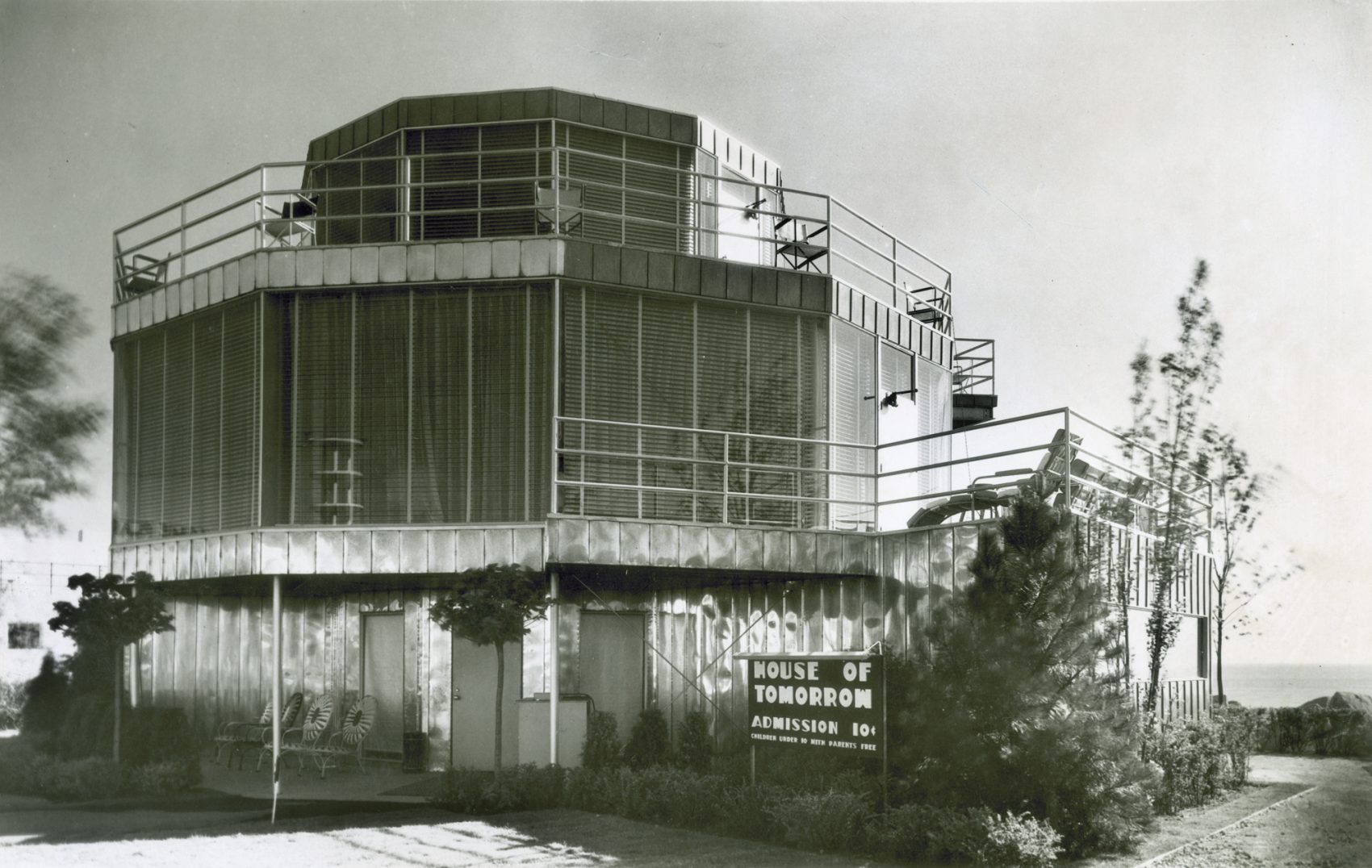 The &quot;House of Tomorrow.&quot; (Courtesy Wisconsin Historical Society)