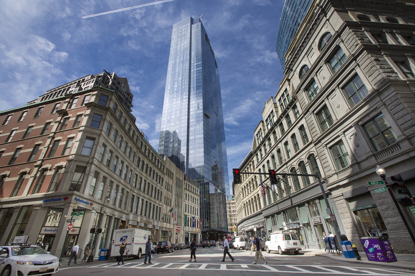 Under the new ordinance, small businesses in Boston's business districts could host live acoustic performances without securing a permit. (Jesse Costa/WBUR)