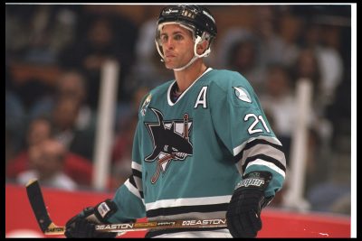 Tony Granato on the ice for the San Jose Sharks in 1996. (Al Bello/Getty Images)