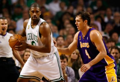 Powe, left, posts up during Game 2 of the 2008 NBA Finals. (Kevin C. Cox/Getty Images)