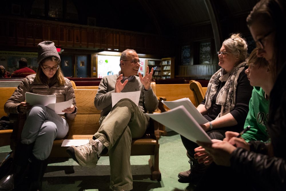 Middlebury College associate professor Usama Soltan leads a group in Arabic lessons at Rutland’s Unitarian Universalist church. (Ryan Caron King/NENC)