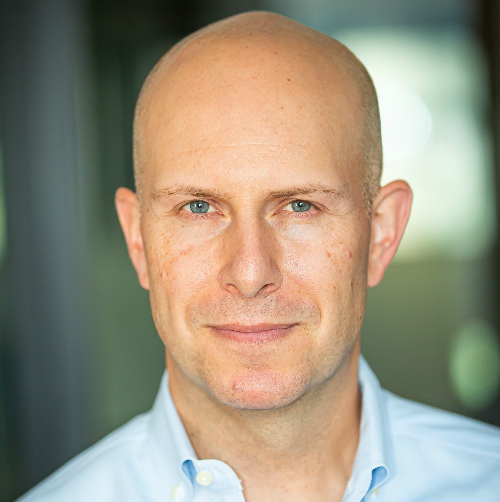 Headshot of Nathaniel Stinnett