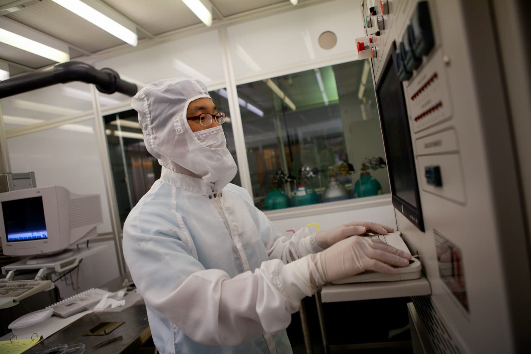 The Center for Nano- and Micro-Manufacturing (CNM2, formerly the Northern California Nanotechnology Center) includes a full spectrum micro-nanofabrication technologies, processes, and services. (UC Davis College of Engineering/Flickr)