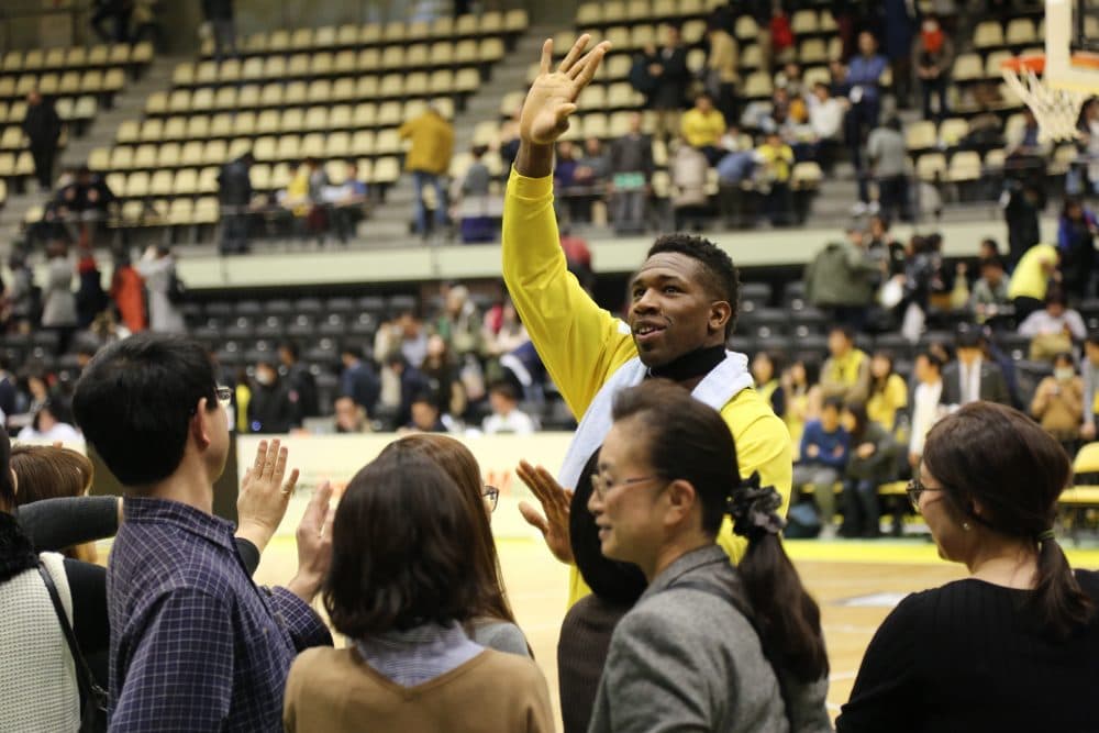 Ira Brown waves to fans in Tokyo. (Abigail Leonard/Only A Game)