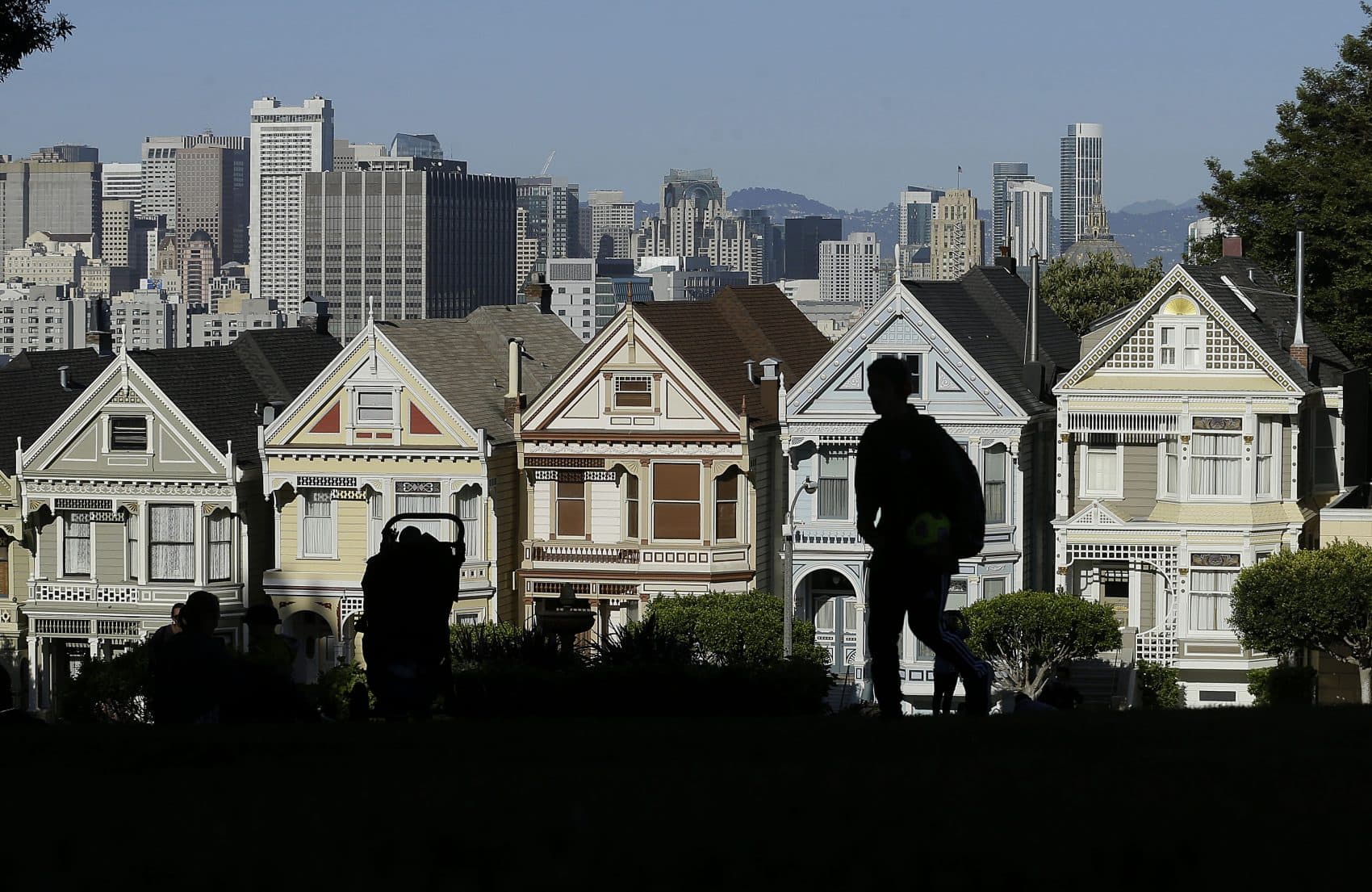 The &quot;Painted Ladies,&quot; a row of historical Victorian homes, in San Francisco in April 2016. (Jeff Chiu/AP)