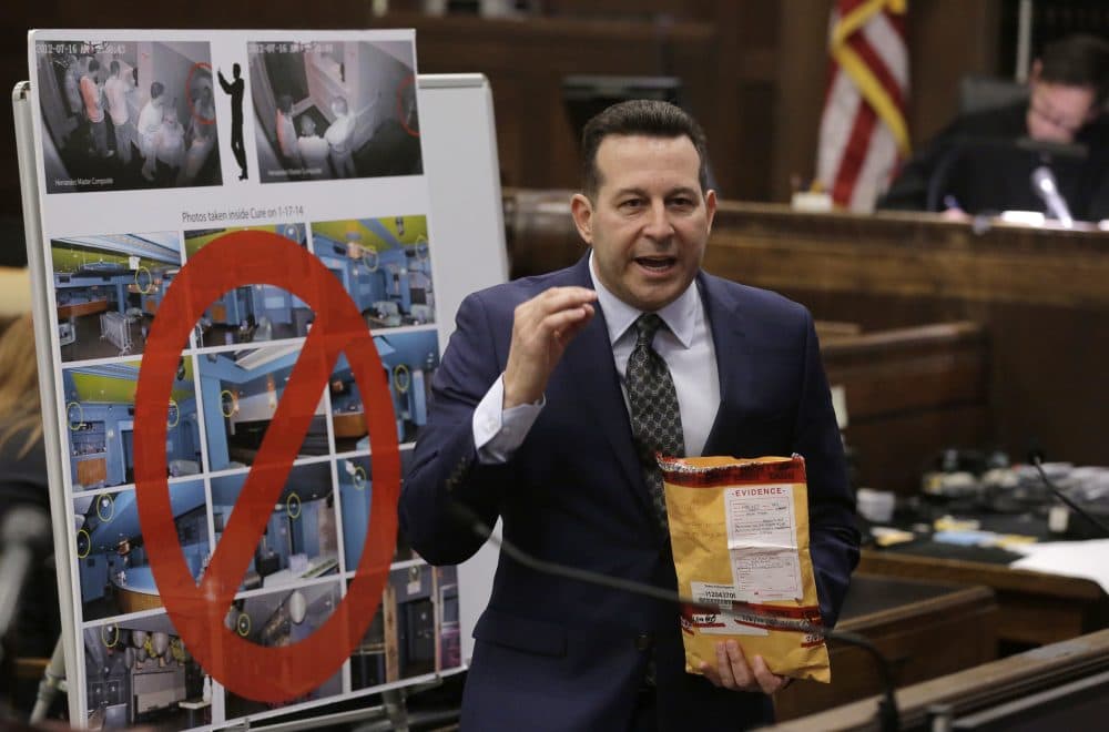 Defense attorney Jose Baez presents his closing arguments. (Steven Senne/AP)