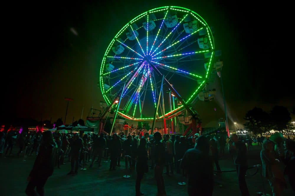 The line for Boston Calling's Ferris wheel on Friday night. (Jesse Costa/WBUR)