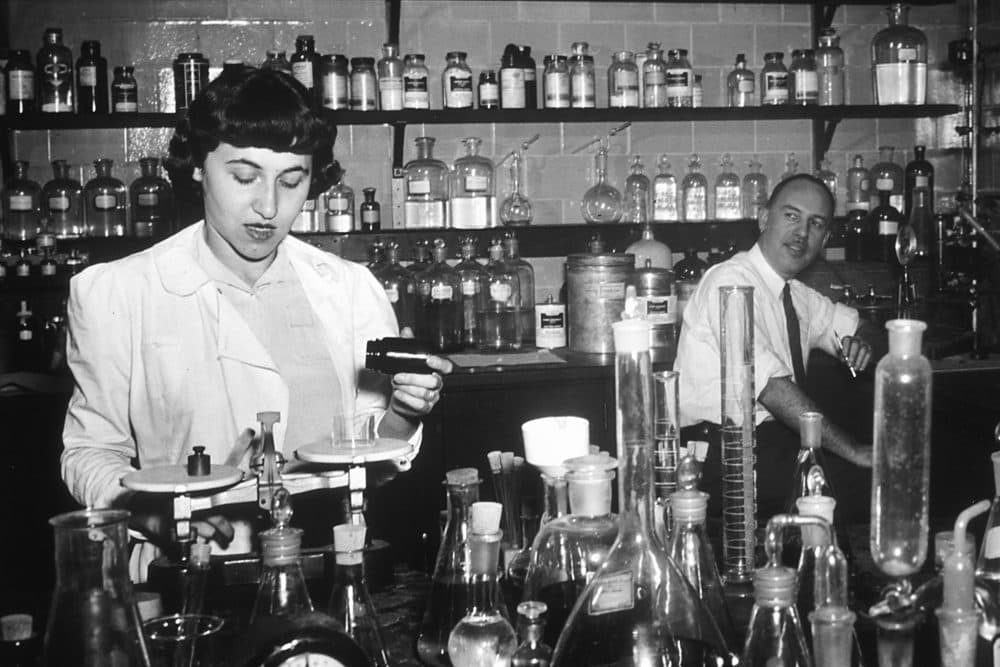 My mother wanted a man’s career and man’s salary, writes Irene Sege. She refused to learn to type as insurance against a job as some engineer’s secretary. Pictured: Researchers conduct some of the earliest chemotherapy tests at the National Cancer Institute, about 1950. (National Cancer Institute, National Institutes of Health/Flickr)