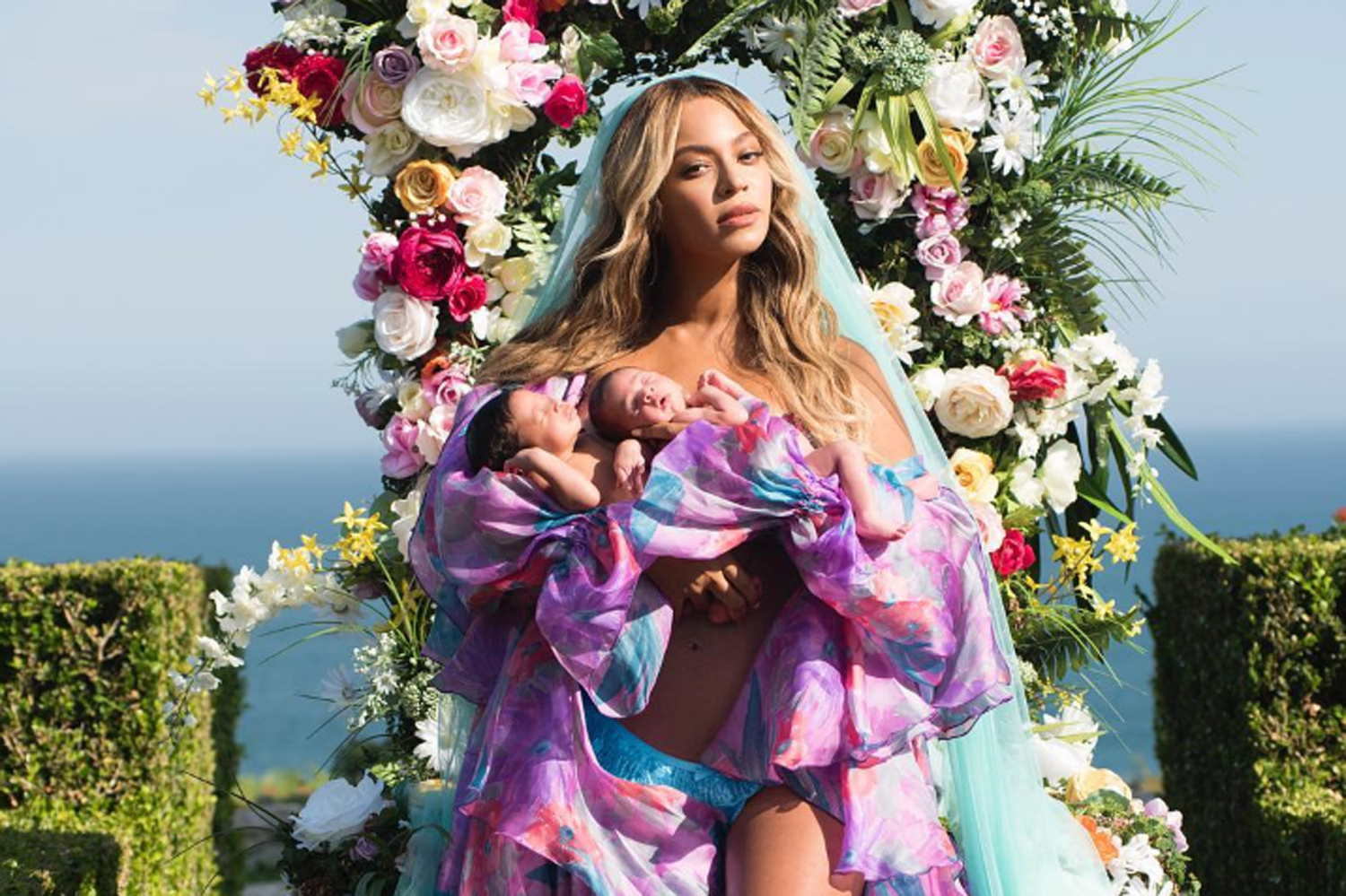 Beyoncé revealed her twins, Sir Carter and Rumi, to the world on Instagram July 14, 2017. (Instagram/Beyonce)