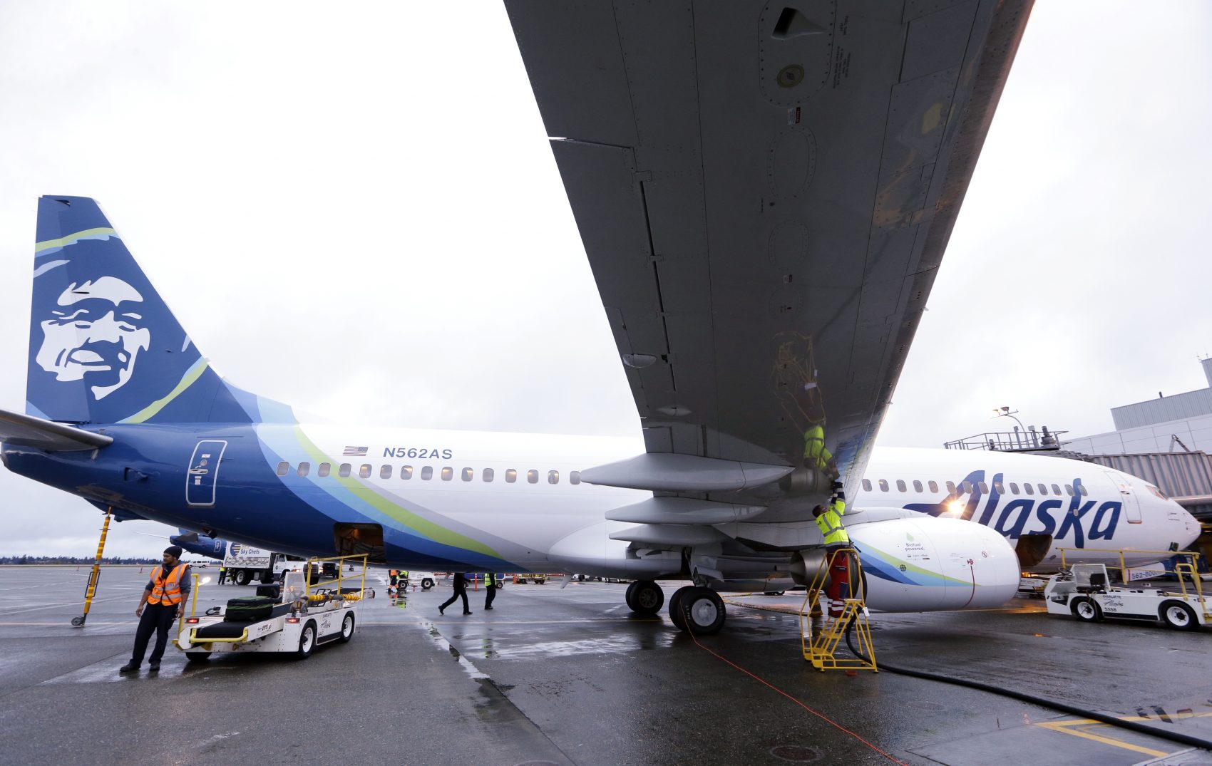 An Alaska Airlines jet in 2016, at Seattle-Tacoma International Airport in SeaTac, Wash. (Elaine Thompson/AP)