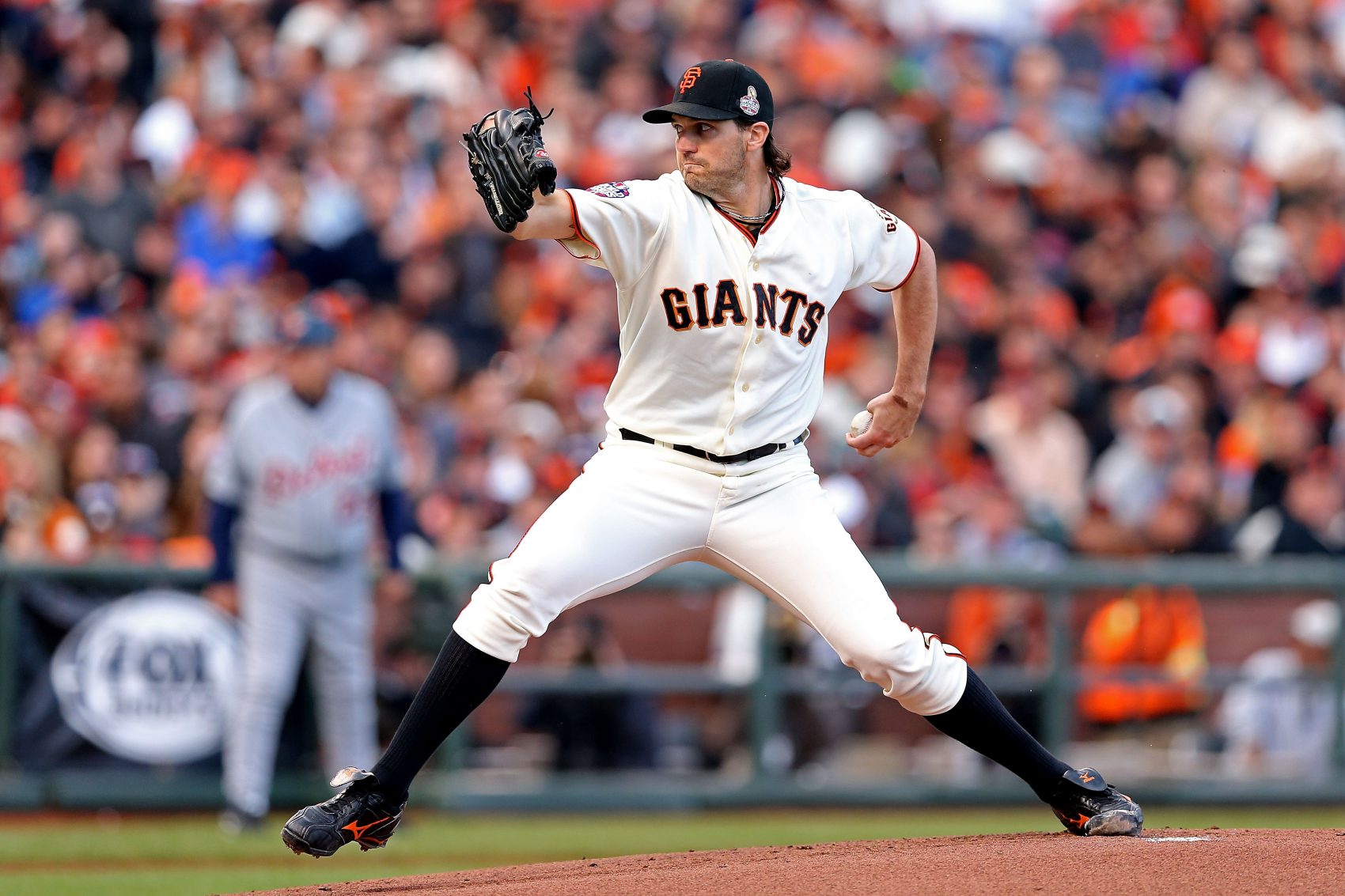 WATCH: Former Cy Young pitcher Barry Zito rocks out with Savannah