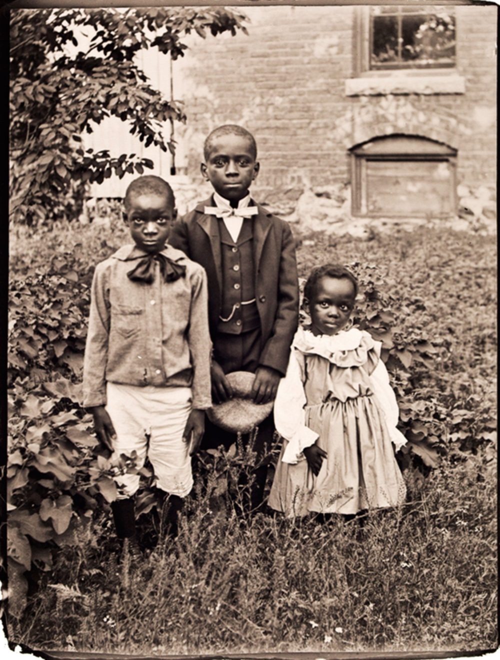 William Bullard, &quot;Hattie, Clarence and Louis Ward,&quot; about 1901. (Courtesy Worcester Art Museum)