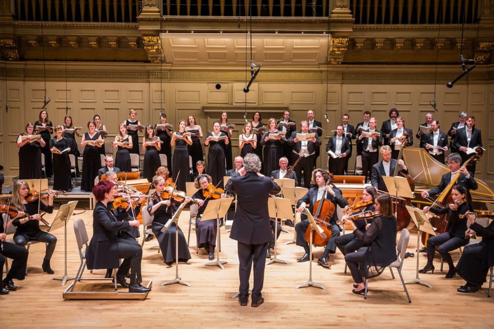 Harry Christophers leads the Handel &amp; Haydn Society Period Instrument Orchestra and Chorus in 2015. (Courtesy Chris Lee/Handel &amp; Haydn Society)