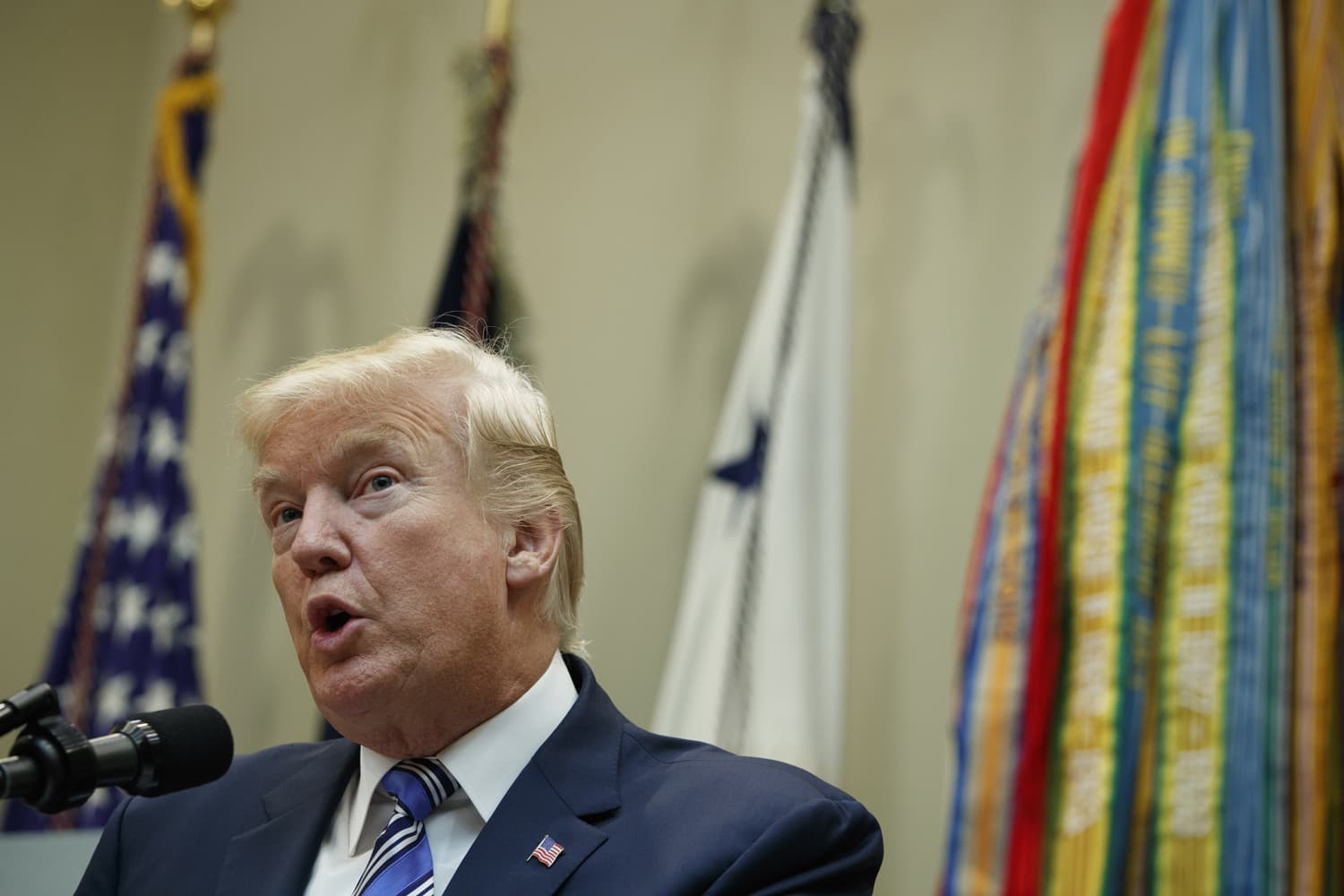 President Donald Trump speaks in the Roosevelt Room of the White House in Washington, Thursday, Aug. 3, 2017. (Evan Vucci/APP)