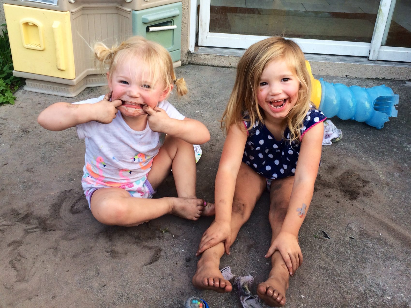 Willow and her older sister, Eden (Courtesy of Jennifer Newman)