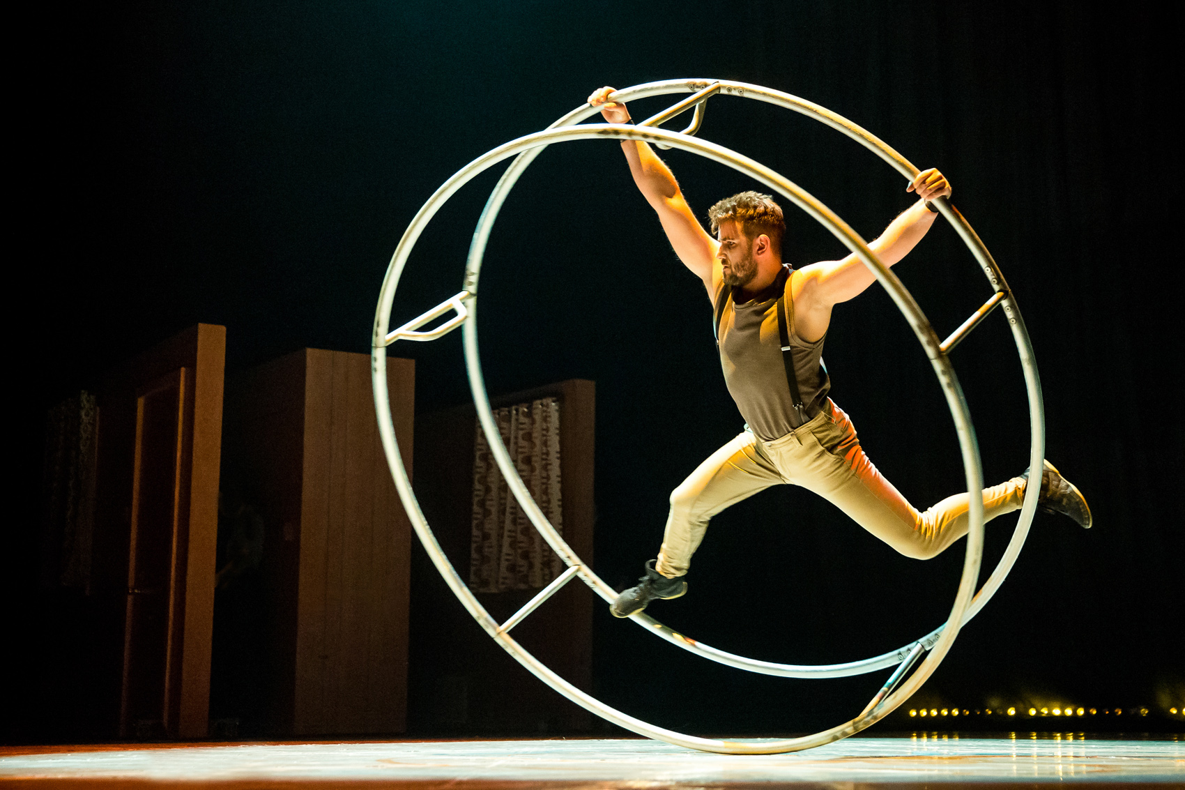 The 7 Fingers perform "Reversible" at ArtsEmerson. (Courtesy Cimon Parent/ArtsEmerson)