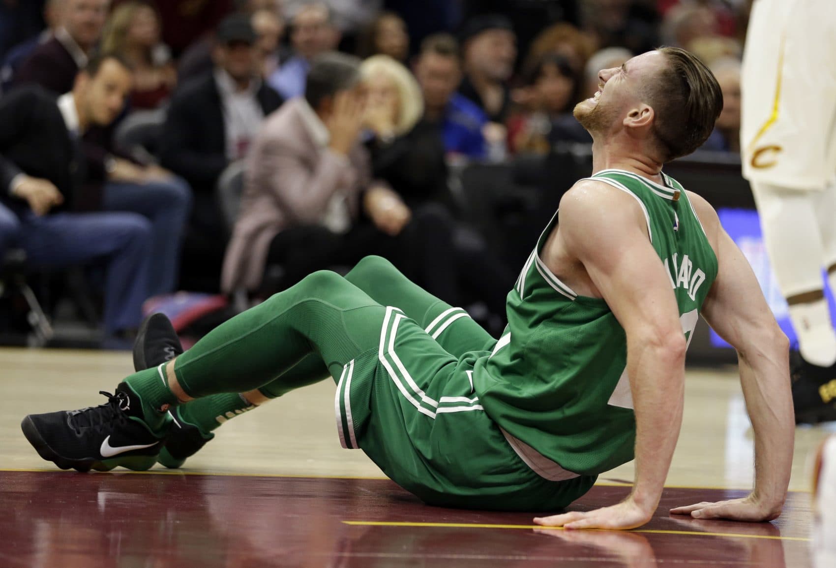 Charlotte Hornets forward Gordon Hayward suffers a injury