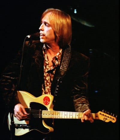 Tom Petty and the Heartbreakers singing &quot;I Won't Back Down&quot; in 1997, at the Fillmore in San Francisco. (Robin Weiner/AP)