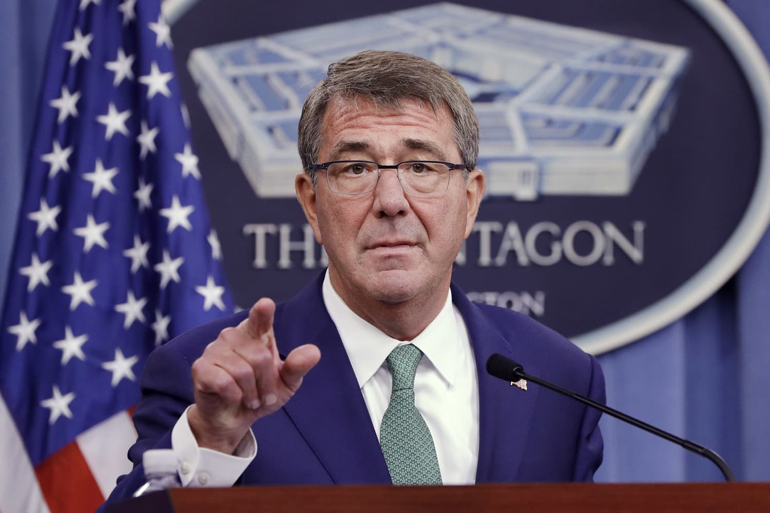 Defense Secretary Ash Carter calls on a reporter during a joint news conference Monday, Aug. 29, 2016. (Jacquelyn Martin/AP)