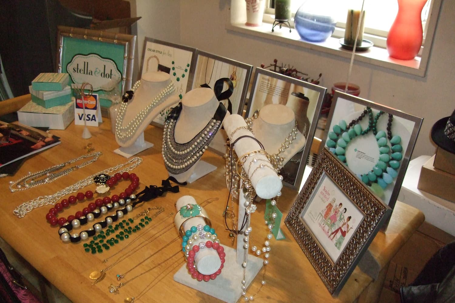 A Stella & Dot display table at an in-home jewelry selling party. (Kim/Flickr/Creative Commons)