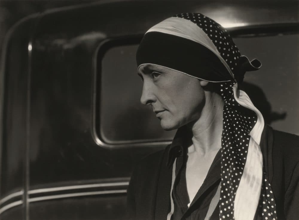 Georgia O’Keeffe photographed in 1929 by Alfred Stieglitz. (Courtesy National Gallery of Art, Washington, Alfred Stieglitz Collection)