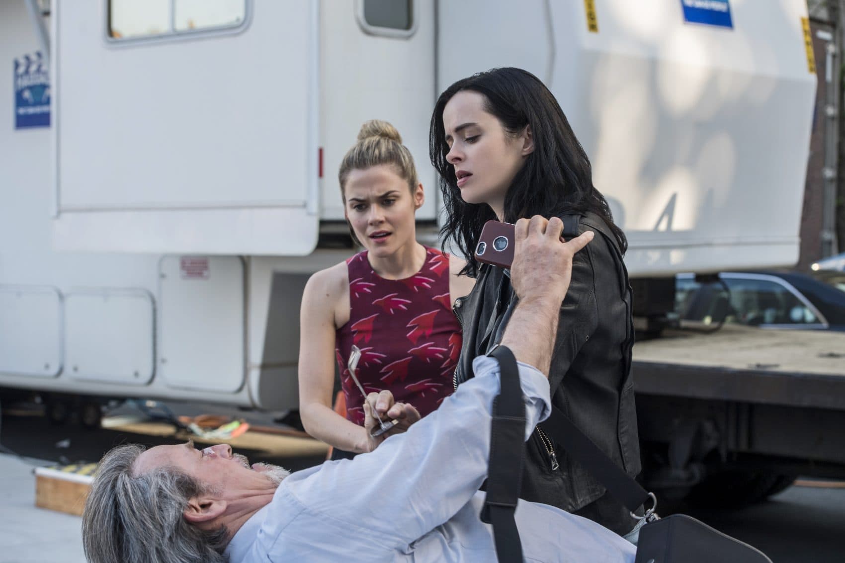 Rachael Taylor as Trish Walker and Krysten Ritter as Jessica Jones in "Jessica Jones." (Courtesy Netflix)