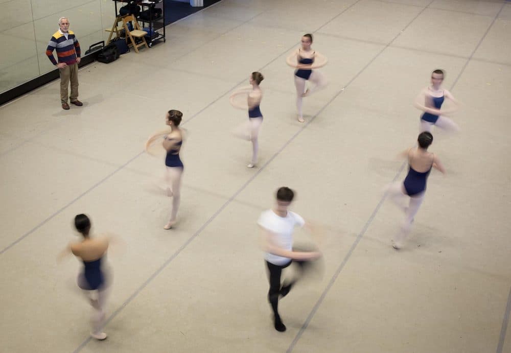 José Mateo teaches his students on a recent day in Cambridge. (Robin Lubbock/WBUR)