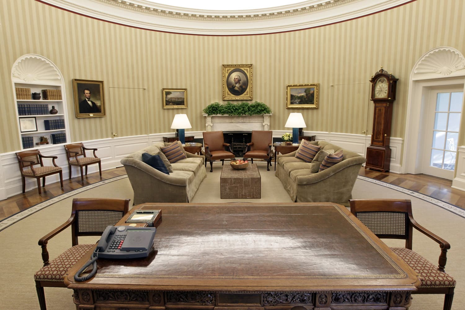 The Oval Office as seen in August 2010. (J.Scott Applewhite/AP)