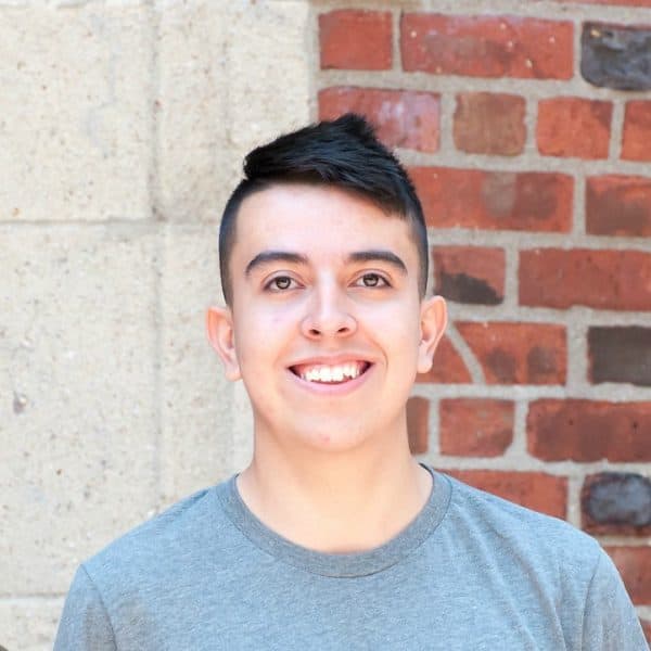 Headshot of Julian Viviescas