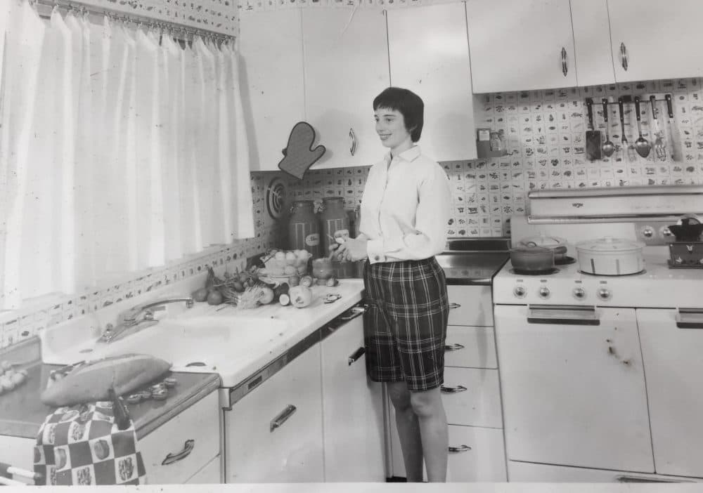 Nancy Levy Gunst in her kitchen in 1957. (Courtesy)