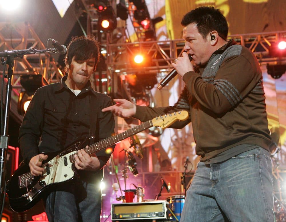 Smash Mouth guitarist Greg Camp (left) and singer Steve Harwell. (Ethan Miller/Getty Images)