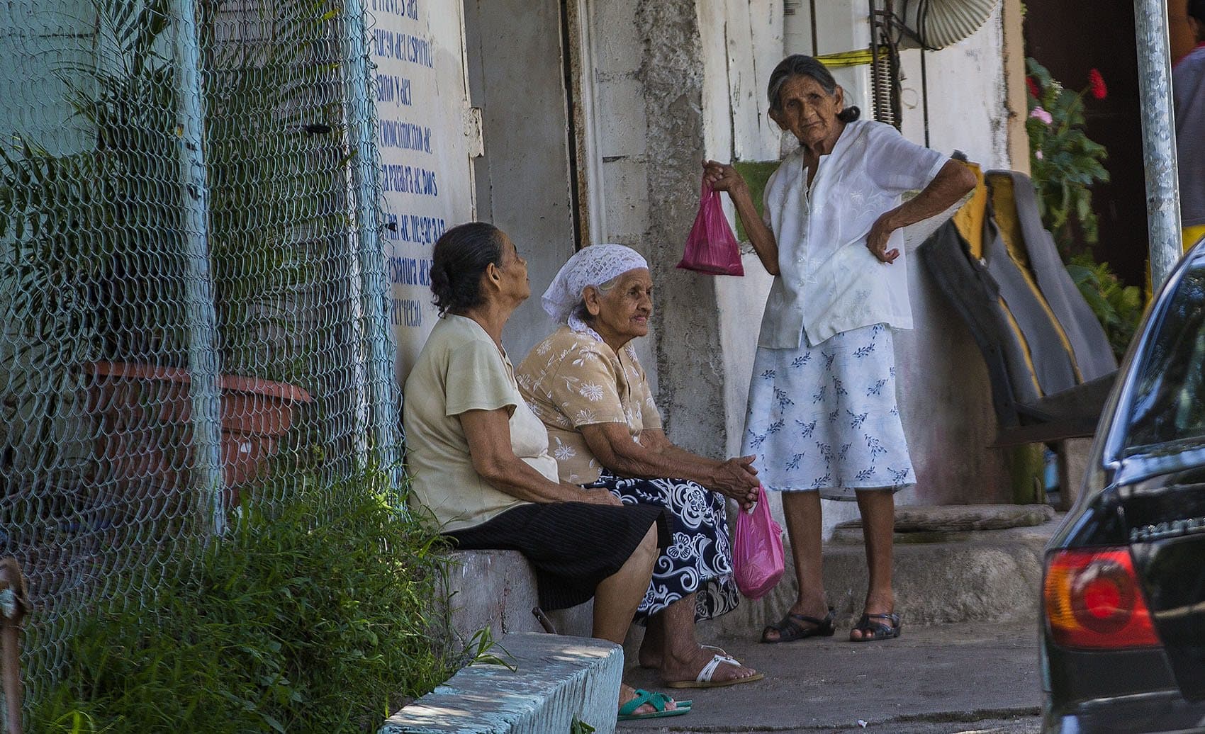Deported Back To Their Country, Salvadorans Are Greeted With Two Pupusas And A Juice