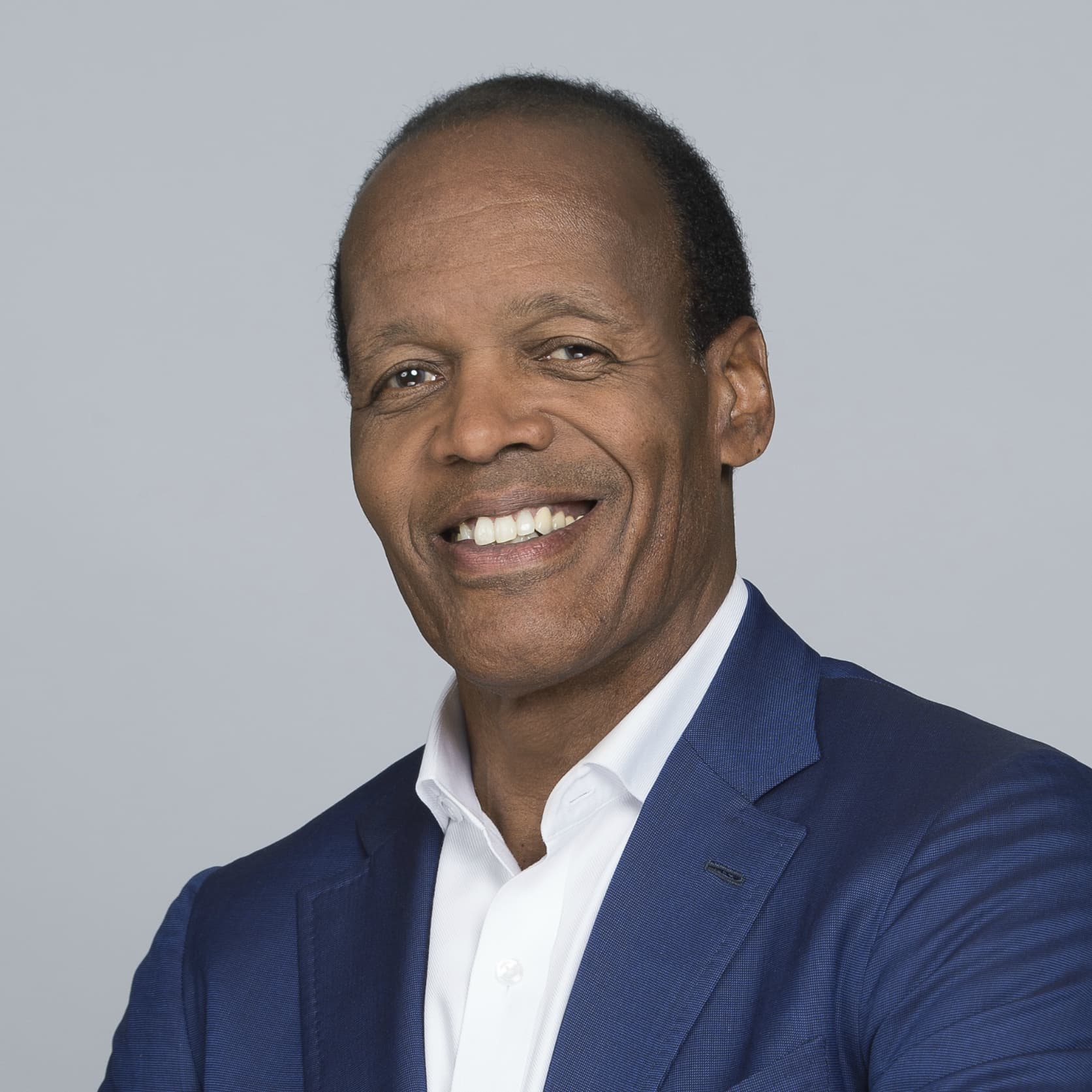 Headshot of Lee Pelton