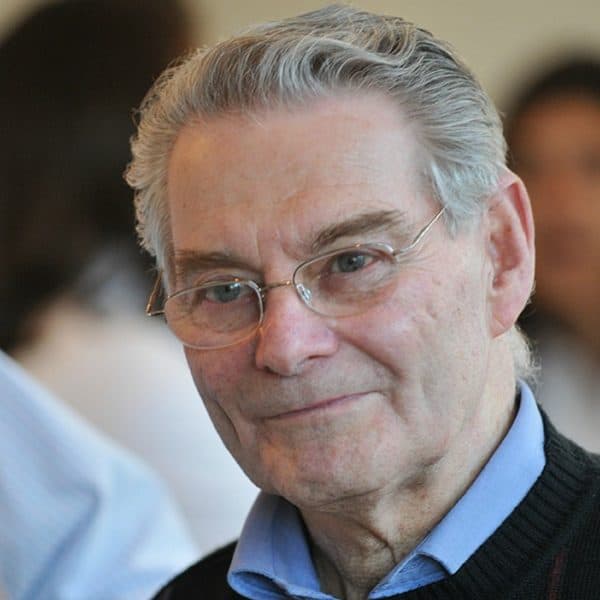 Headshot of Tomi Reichental