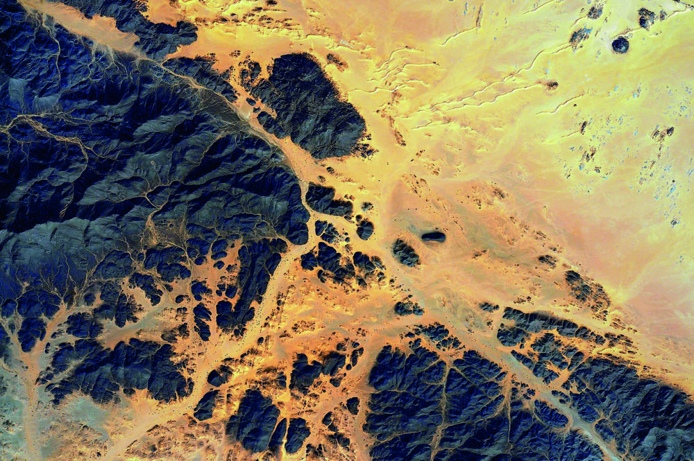 The Sahara, near Tamanrasset, Algeria. (Courtesy of NASA)