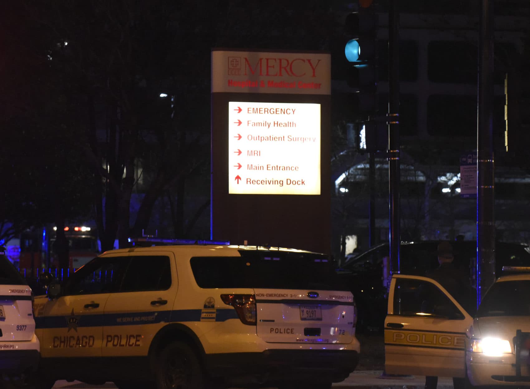 Chicago Police work the scene after a gunman opened fire at Mercy Hospital, Monday, Nov. 19, 2018, in Chicago. (David Banks/AP)