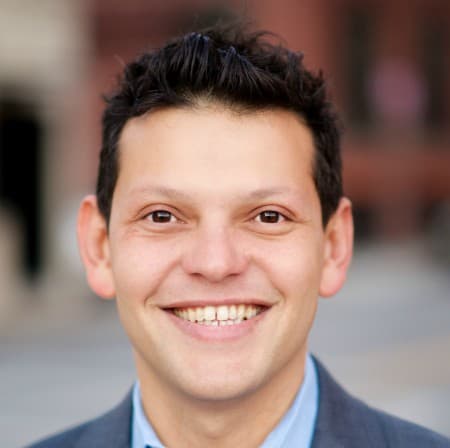 Headshot of Iván Espinoza-Madrigal