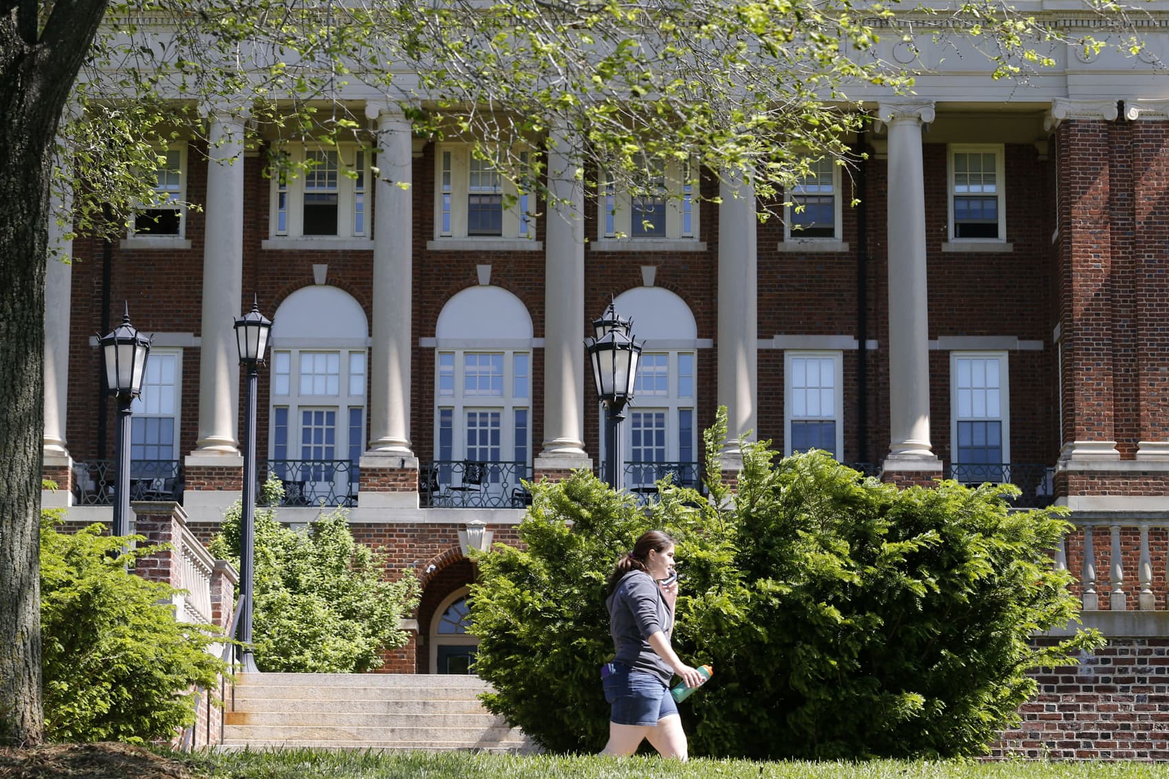 Private Colleges Turn To Tuition Slashing To Stay Alive In Crowded Market