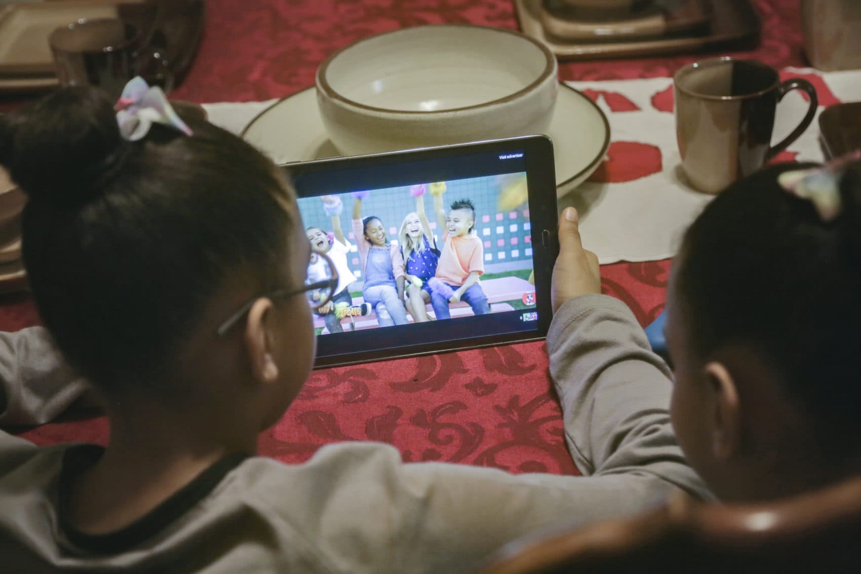 Watching 'unboxing' videos online could benefit children, suggests