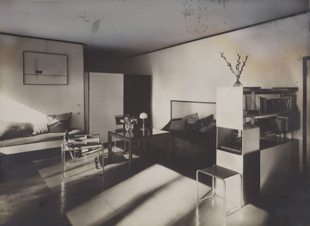 A photograph of Lucia Moholy and László Moholy-Nagy's living room, taken in 1927-28. (Courtesy Harvard Art Museums/Busch-Reisinger Museum)