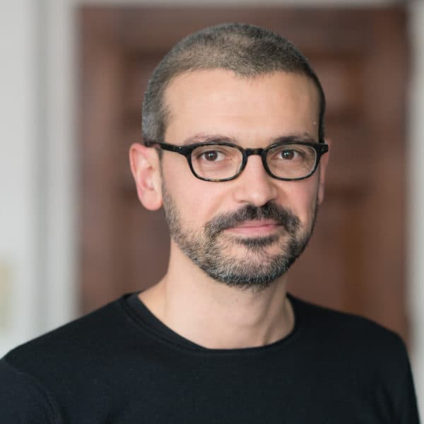 Headshot of Roberto Rey Agudo