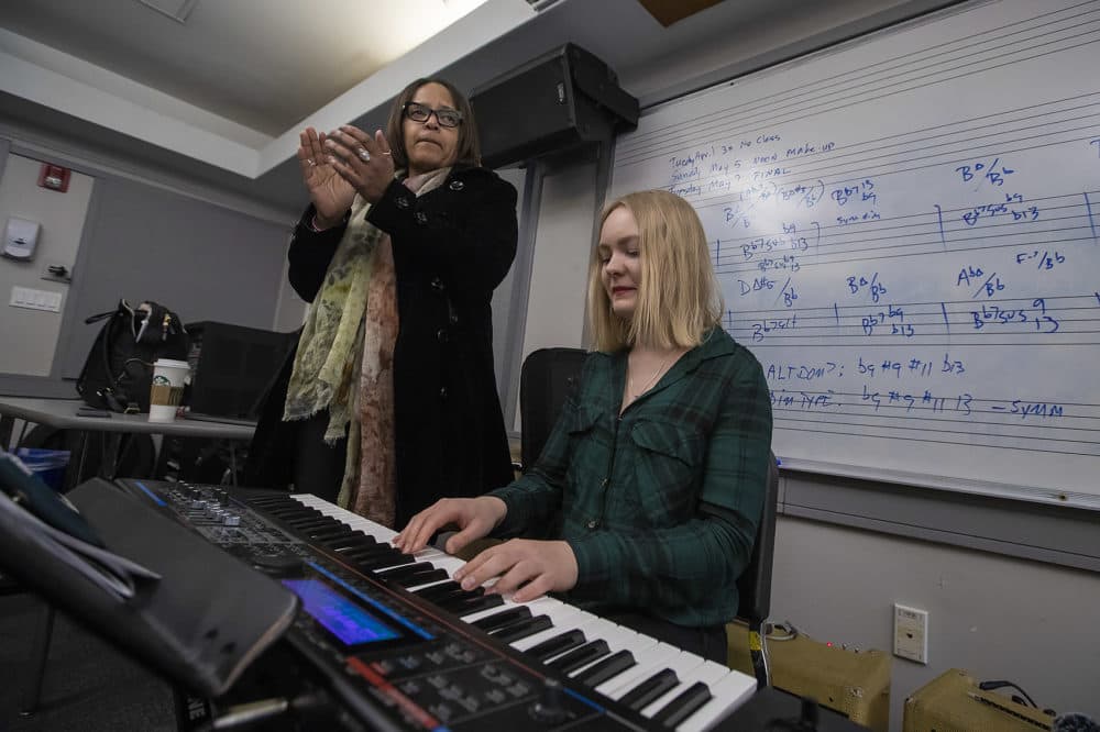 Teri Lyne Carrington leads her class as she claps the beat of the Thelonius Monk song &quot;Bemsha Swing.&quot; (Jesse Costa/WBUR)