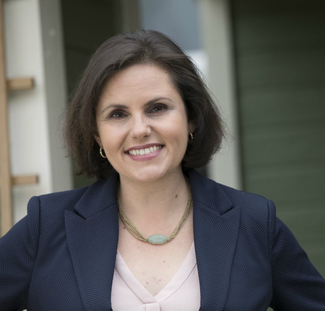 Headshot of Regina Bateson