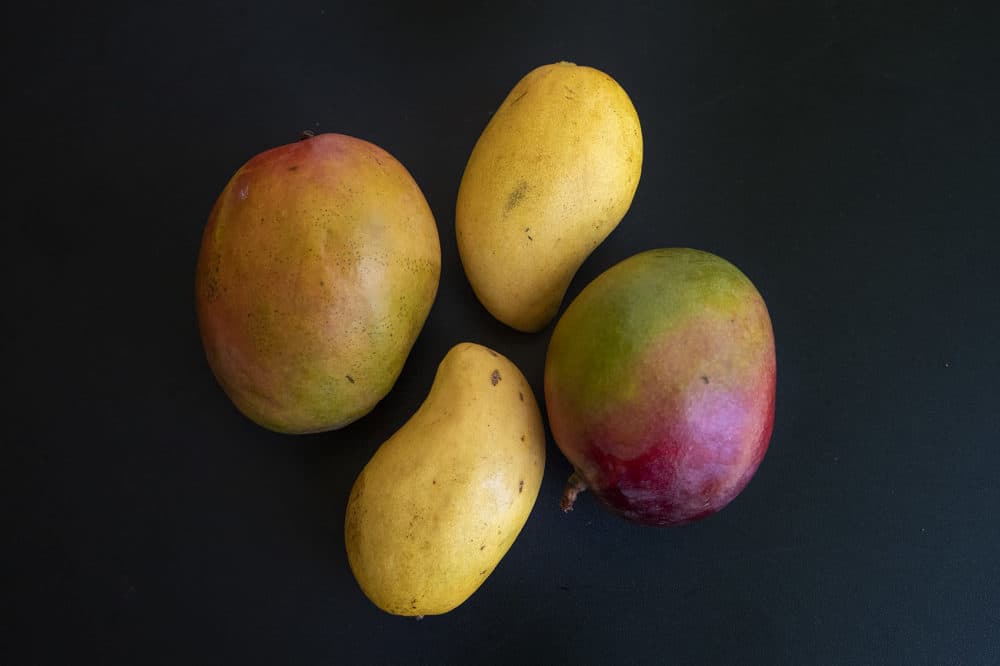 Different types of mangoes (Jesse Costa/WBUR)